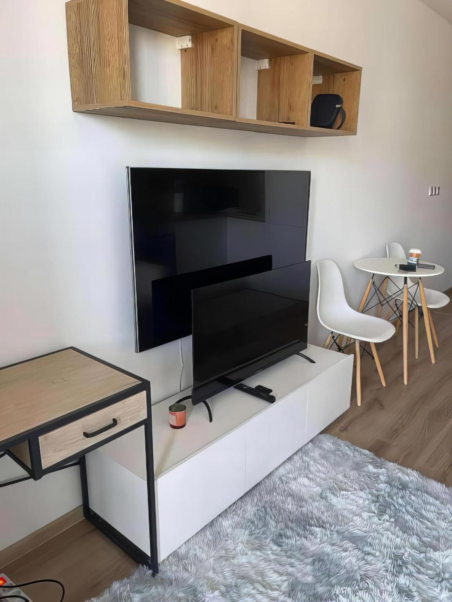 77 Wiktoryn Studio Apartment Warsaw Luaran gambar